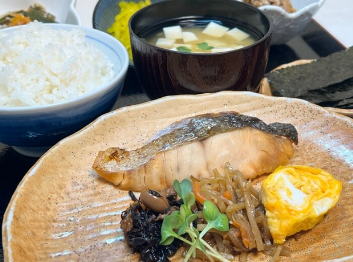 朝食メニュー：魚の和定食
